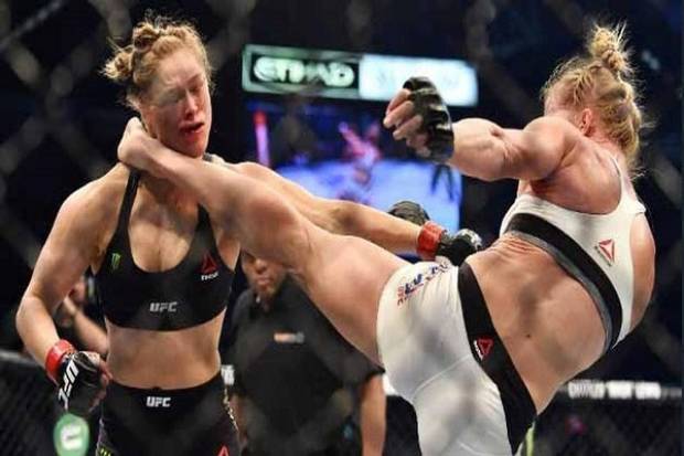 Ronda Rousey, hospitalizada tras KO de Holly Holm en la UFC