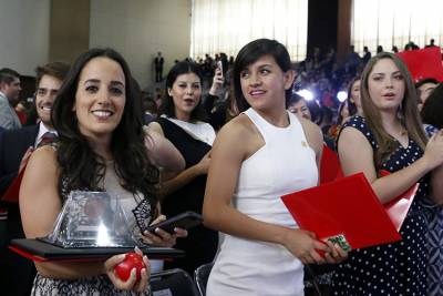 Ibero Puebla celebra graduación de 160 maestros y doctores