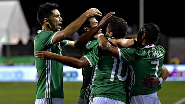 México derrotó 1-0 a Islandia con gol de Pulido