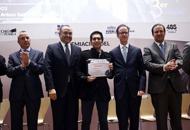 Premian a los ganadores del concurso de Fotografía &quot;Los valores de la rendición de cuentas y la cultura de Puebla&quot;