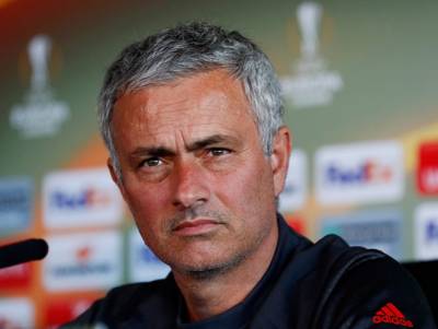 Mourinho amenaza: Nadie es intocable en el United