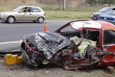 FOTOS: Un muerto y dos heridos, saldo de colisión en la carretera a Tlaxcala