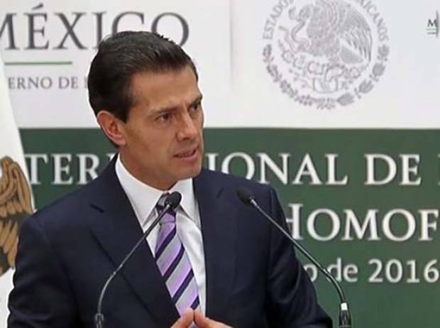 Peña Nieto propone legalizar matrimonio gay en todo el país