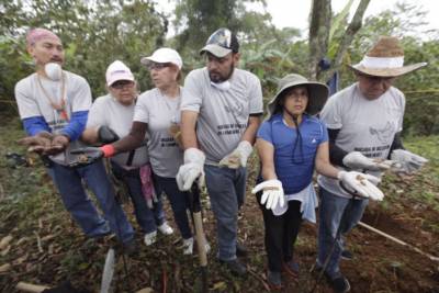 Brigada de familiares halla 15 puntos con posibles restos en Veracruz