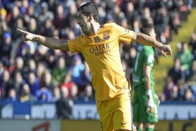 Barcelona derrotó al Levante 2-1 en la liga española