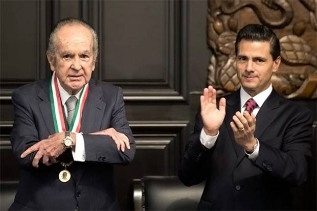 El magnate Alberto Bailleres recibe medalla Belisario Domínguez