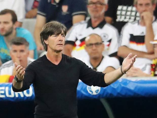 Joachim Löw seguirá al frente de Alemania hasta 2018