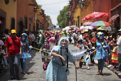 Increíble Fiesta de los Locos de San Miguel de Allende