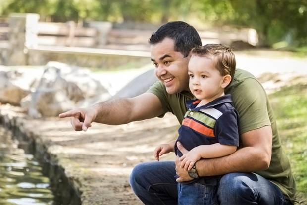 Los padres también tienen derecho a pensión alimenticia