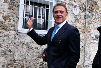 Acusan a Yunes Linares por corrupción de menores y pederastia