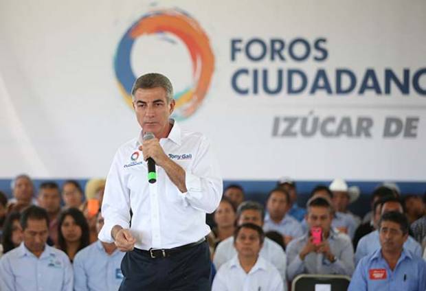 Tony Gali arremete contra Trump en el corazón de la Mixteca de Puebla