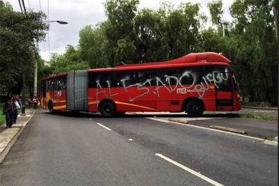 Encapuchados bloquearon Insurgentes Sur en CDMX por Oaxaca