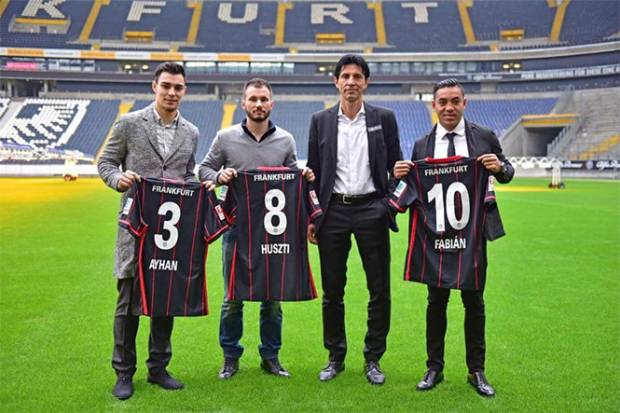 Marco Fabián fue presentado por Eintracht Frankfurt