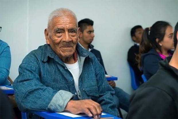 Aspirante de 79 años estudiará ingeniería en la BUAP