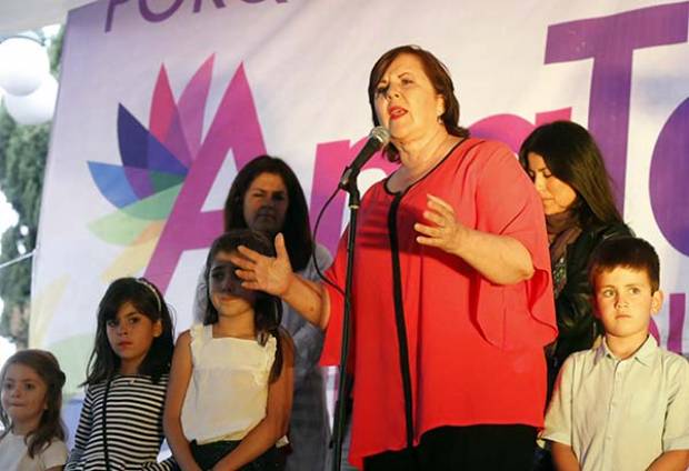 Ana Teresa Aranda cerró campaña en la plazuela del Teatro Principal