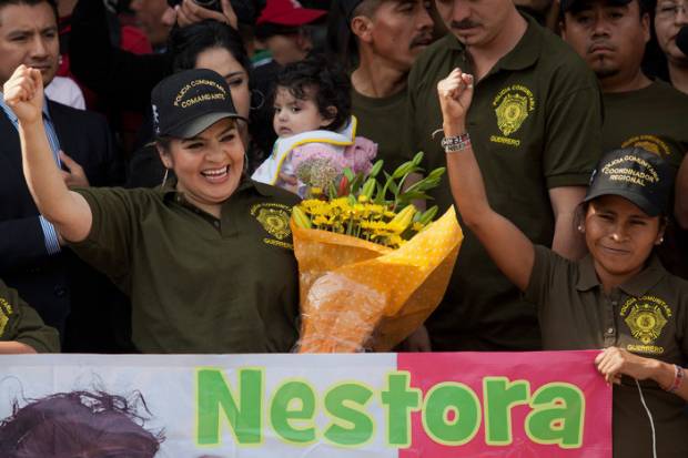 Liberan a Nestora Salgado, líder de policía comunitaria en Guerrero