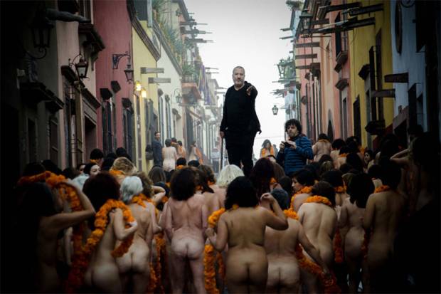 VIDEO: Spencer Tunic desnuda a San Miguel de Allende