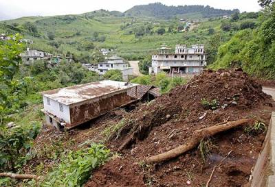 280 mp por vivienda reubicada en la Sierra Norte a causa de Earl