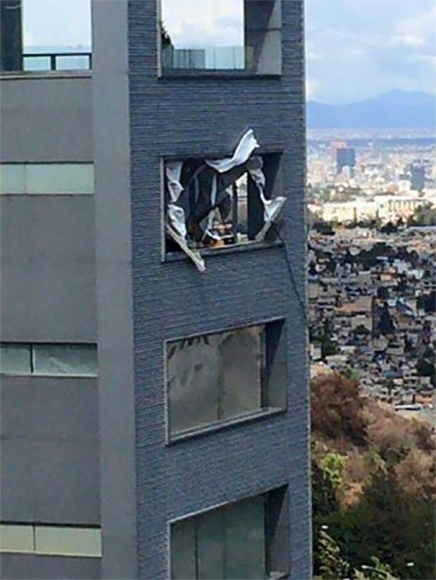 VIDEO: Viento destroza lujoso departamento en Santa Fe