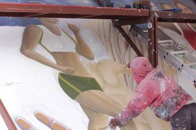 BUAP: Estudiantes de Artes Visuales realizan murales en accesos del estadio de CU