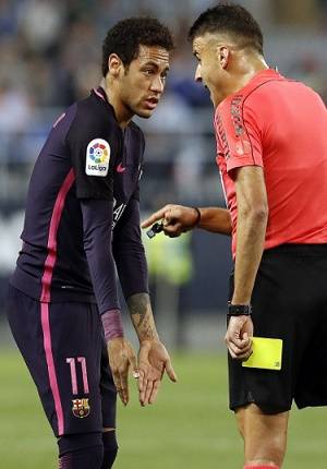 Neymar Jr. no jugará derby ante Real Madrid por suspensión