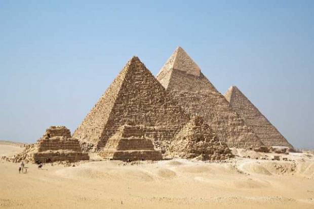 Especialistas detectan anomalías en las pirámides de Giza