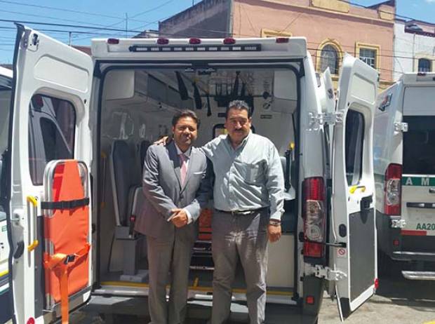 IMSS Puebla estrena seis ambulancias