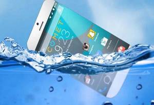 El primer smartphone resistente al agua y que es capaz de flotar