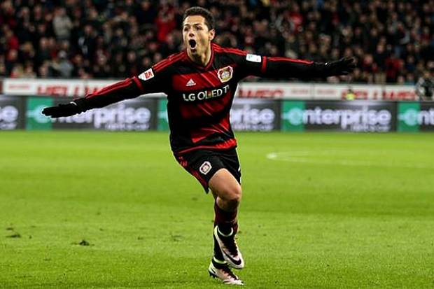 Chicharito, el más votado del 11 ideal de la Bundesliga