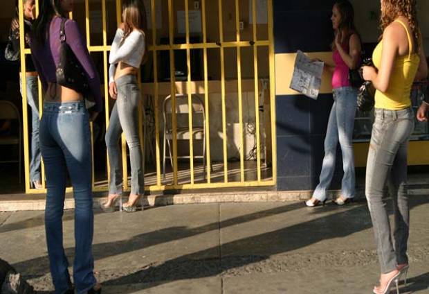 En Los Mochis, alumnas de prepa y licenciatura se prostituyen por un coche