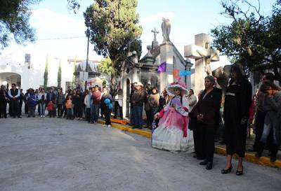 Se realizó concurso de ofrendas en el Panteón Municipal de Puebla