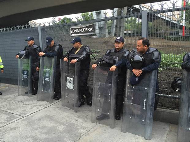 Más 4 mil policías resgurdan AICM ante posible bloque de la CNTE