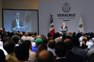 Yunes declara “emergencia financiera” en Veracruz