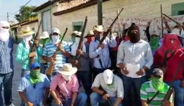 Toman las armas en municipios de Guerrero ante la violencia