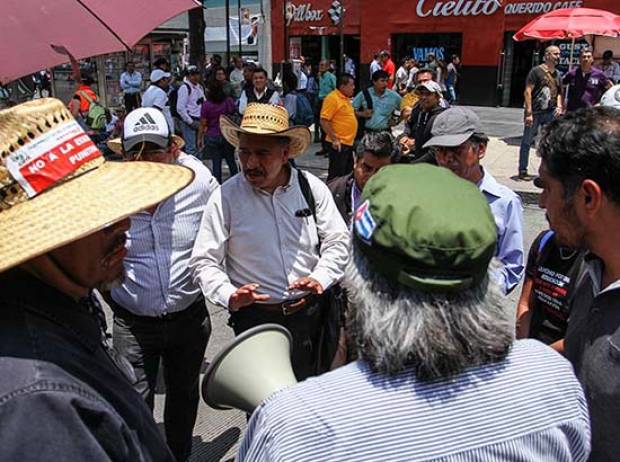 CNTE anuncia marcha a Los Pinos y amaga con más bloqueos esta semana