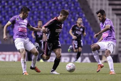 Lobos BUAP y Jaguares de Chiapas regalaron empate 3-3 en la Copa MX