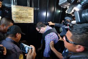Duarte se queda en Guatemala hasta que pidan su extradición