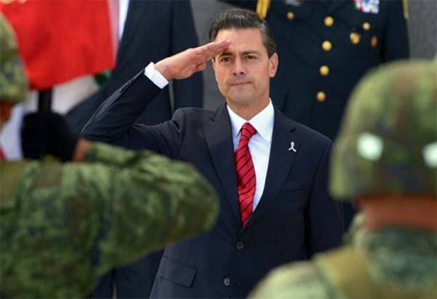 Peña Nieto reclama a ediles por “nadar de muertito” en seguridad