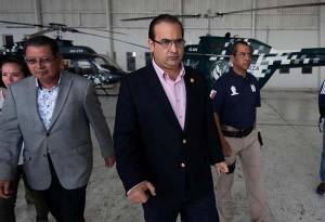 Javier Duarte huyó a Puebla en helicóptero, acusa Yunes