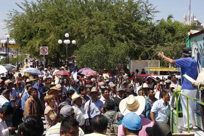 Caravana de la CNTE proveniente de Nochixtlán llega a Puebla