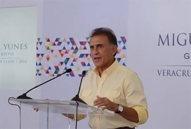 Yunes solicita juicio político contra Duarte y diputados de Veracruz