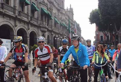 Luis Banck se sumó a la rodada ciclista