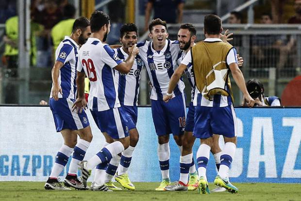 Champions League: Porto avanzó a fase de grupos con goles de Layún y Tecatito