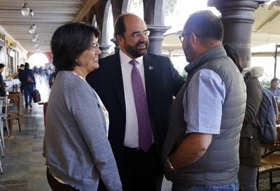 Emilio Álvarez Icaza defiende en Puebla las candidaturas independientes
