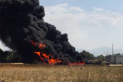 VIDEOS: Desalojan a familias de Acatzingo por explosión en ducto de Pemex