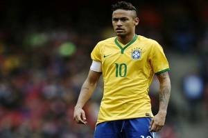 Neymar Jr. pone a &quot;pelear&quot; a Brasil y al Barcelona