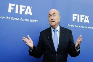 Joseph Blatter fue hospitalizado de emergencia en Suiza
