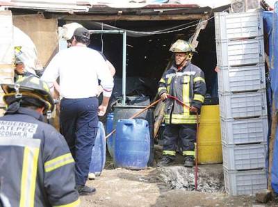 Robo de combustible, sin freno, reporta Pemex al Senado