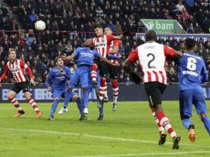 VIDEO: Moreno como goleador y Guardado dando pases, dieron victoria al PSV