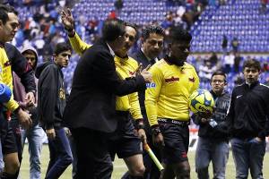 Club Puebla: Ricardo Valiño ve &quot;mano cargada&quot; del arbitraje contra el equipo